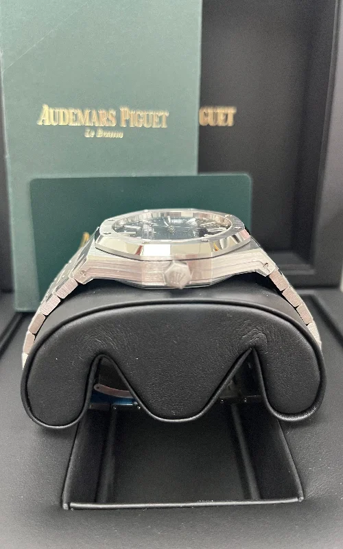 audemars-piguet-royal-oak-41mm-stainless-steel-blue-dial-15510st-oo-1320st-06