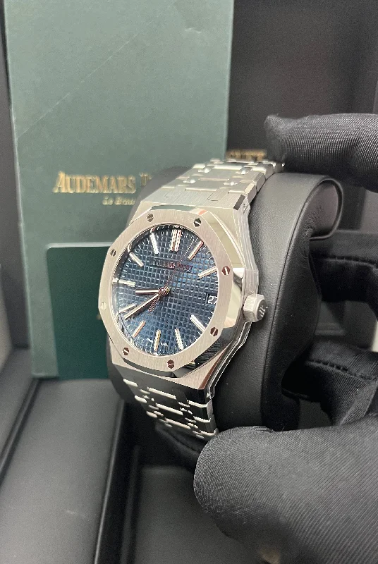 audemars-piguet-royal-oak-41mm-stainless-steel-blue-dial-15510st-oo-1320st-06