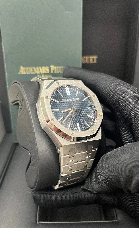 audemars-piguet-royal-oak-41mm-stainless-steel-blue-dial-15510st-oo-1320st-06