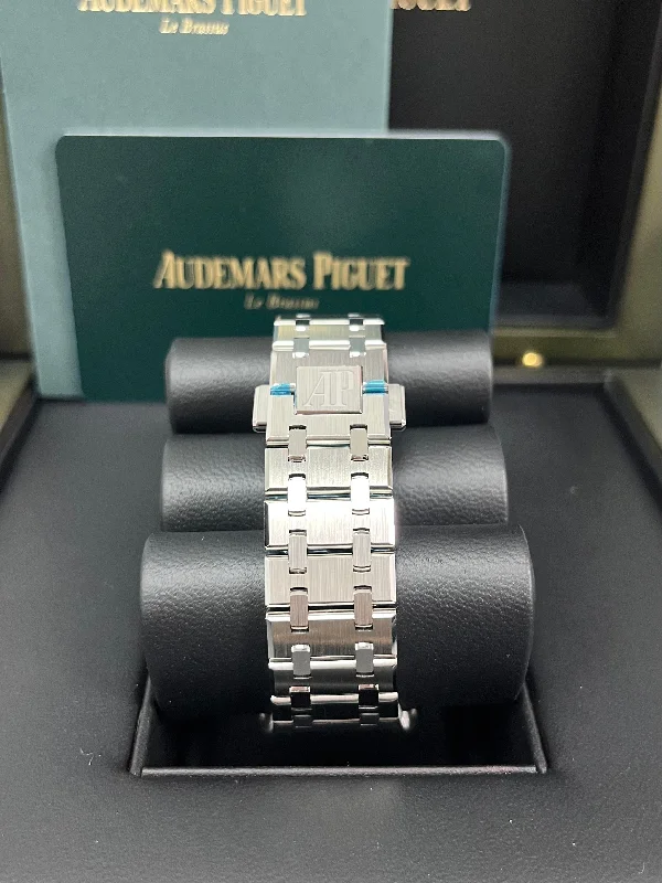 audemars-piguet-royal-oak-50th-anniversary-37mm-grey-dial-reference-15550st-oo-1356st-03