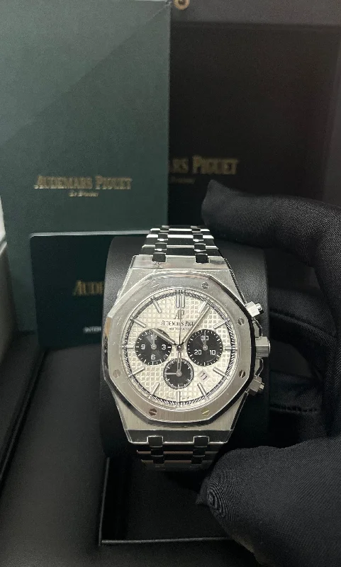 audemars-piguet-royal-oak-chronograph-panda-dial-ref-26331st-oo-1220st-03