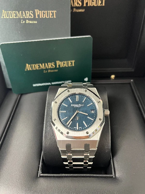 audemars-piguet-royal-oak-jumbo-39mm-stainless-steel-jumbo-ultra-thin-blue-dial-15202st-oo-1240st-01