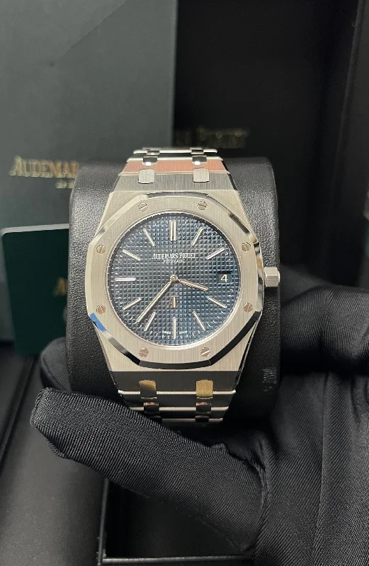 audemars-piguet-royal-oak-jumbo-39mm-stainless-steel-jumbo-ultra-thin-blue-dial-15202st-oo-1240st-01