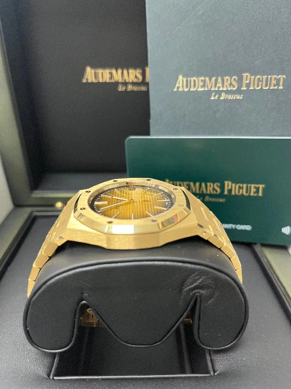 audemars-piguet-royal-oak-jumbo-extra-thin-50th-anniversary-smoked-gold-2022-16202ba-oo-1240ba-01