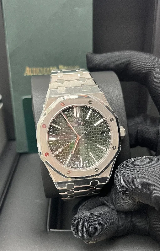 audemars-piguet-royal-oak-selfwinding-41-mm-stainless-steel-green-dial-15510st-oo-1320st-09