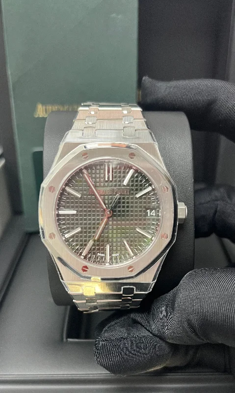 audemars-piguet-royal-oak-selfwinding-41-mm-stainless-steel-green-dial-15510st-oo-1320st-09