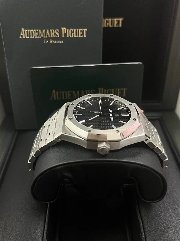 audemars-piguet-royal-oak-selfwinding-41mm-stainless-steel-black-dial-ref-15500st-oo-1220st-03