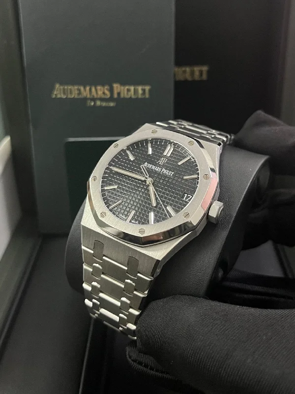 audemars-piguet-royal-oak-selfwinding-41mm-stainless-steel-black-dial-ref-15500st-oo-1220st-03