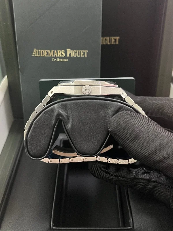 audemars-piguet-royal-oak-selfwinding-41mm-stainless-steel-black-dial-ref-15500st-oo-1220st-03