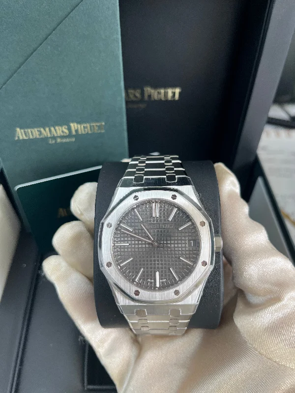 audemars-piguet-royal-oak-selfwinding-50th-anniversary-grey-dial-15510st-oo-1320st-05