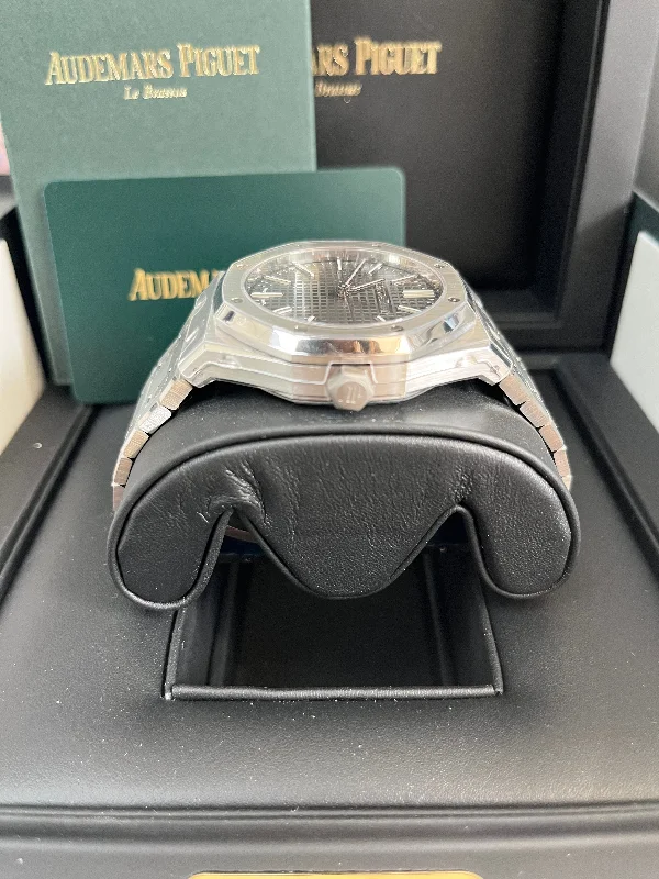 audemars-piguet-royal-oak-selfwinding-50th-anniversary-grey-dial-15510st-oo-1320st-05