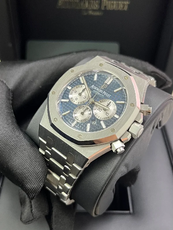 audemars-piguet-royal-oak-selfwinding-chronograph-stainless-steel-blue-dial-silver-sub-dials-ref-26331st-oo-1220st-01