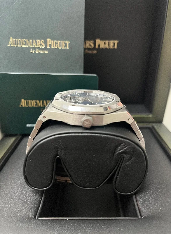 audemars-piguet-royal-oak-selfwinding-flying-tourbillon-50th-anniversary-26730ti-oo-1320ti-01