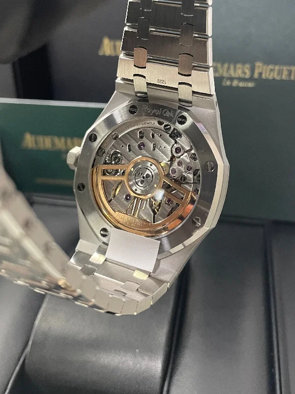 audemars-piguet-royal-oak-selfwinding-stainless-steel-with-44mm-silver-dial-ref-15500st-oo-1220st-04