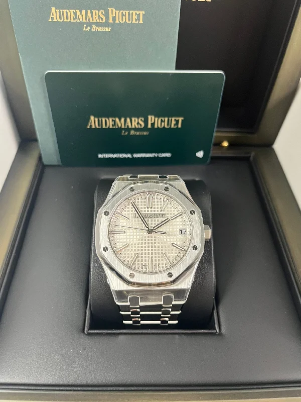 audemars-piguet-royal-oak-selfwinding-white-dial-41mm-ref-15510st-oo-1320st-08