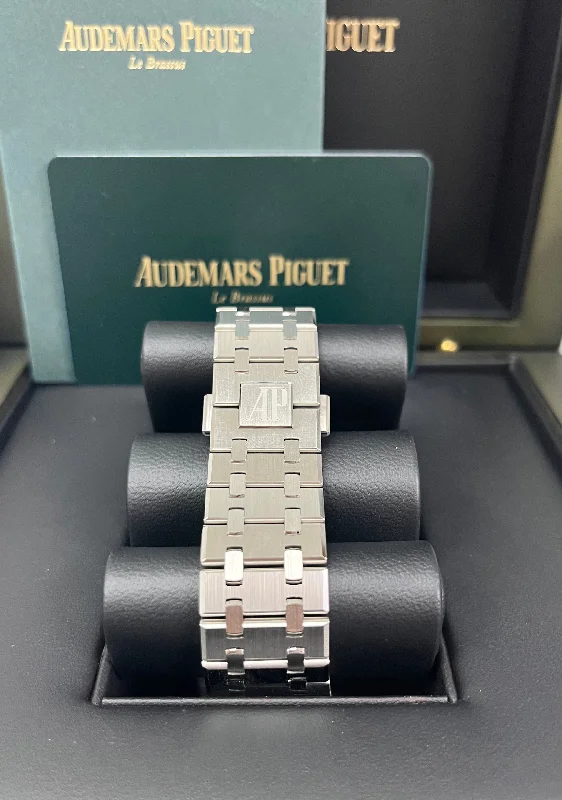 audemars-piguet-royal-oak-selfwinding-white-dial-41mm-ref-15510st-oo-1320st-08