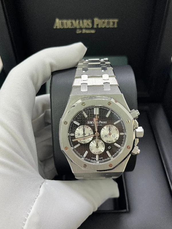 audemars-piguet-stainless-steel-chronograph-black-dial-white-sub-dial-ref-26331st-oo-1220st-02