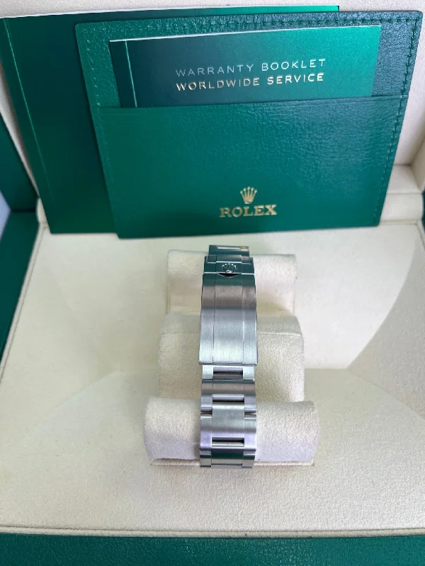 copy-of-rolex-submariner-stainless-steel-the-hulk-green-dial-cerachrom-bezel-ref-116610lv