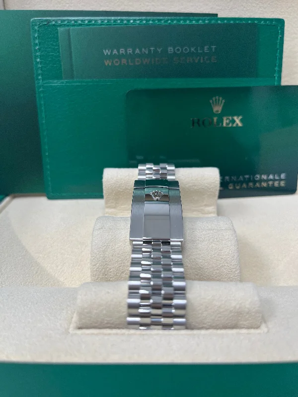 datejust-41-stainless-steel-wimbledon-slate-green-roman-dial-smooth-bezel-jubilee-bracelet-ref-126300