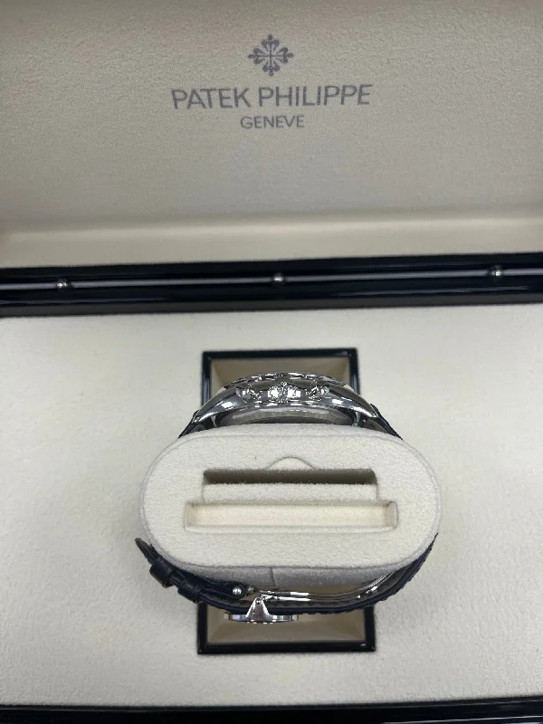 patek-philippe-annual-calendar-chronograph-blue-dial-5961p-001