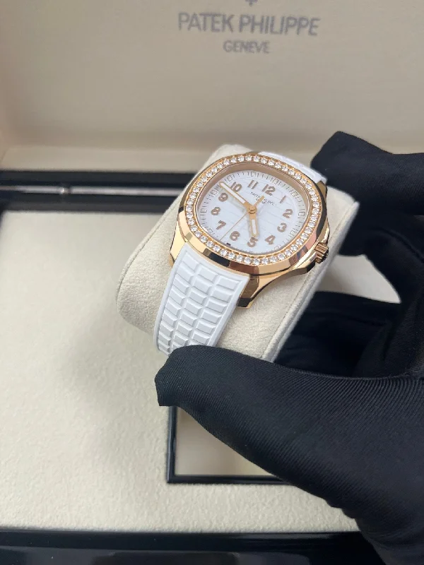 patek-philippe-aquanaut-ladies-white-dial-rose-gold-aquanaut-luce-travel-5269-200r