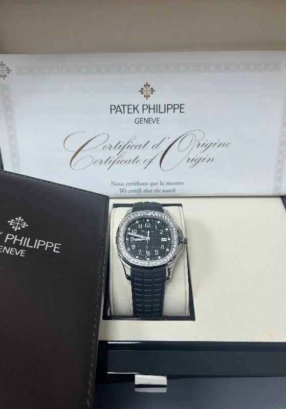 patek-philippe-aquanaut-luce-black-dial-steel-case-with-diamonds-ref-5267-200a-001