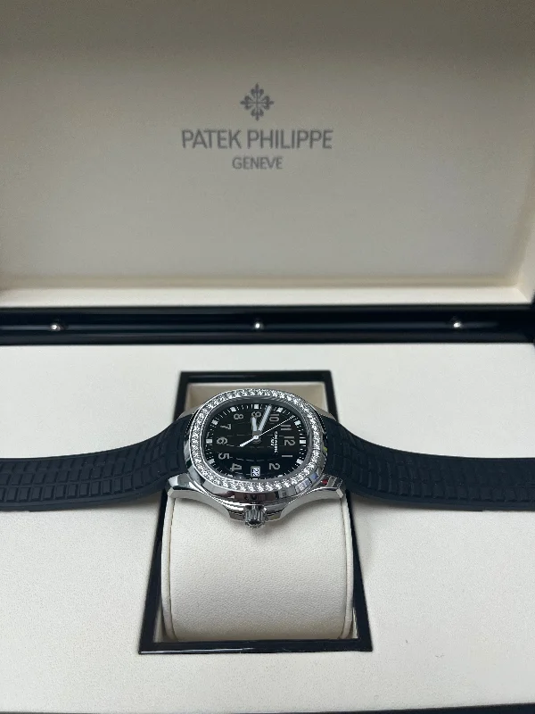 patek-philippe-aquanaut-luce-black-dial-steel-case-with-diamonds-ref-5267-200a-001