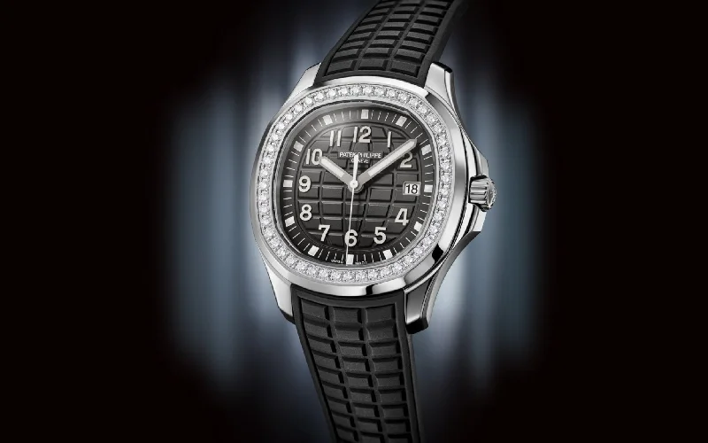 patek-philippe-aquanaut-luce-black-dial-steel-case-with-diamonds-ref-5267-200a-001