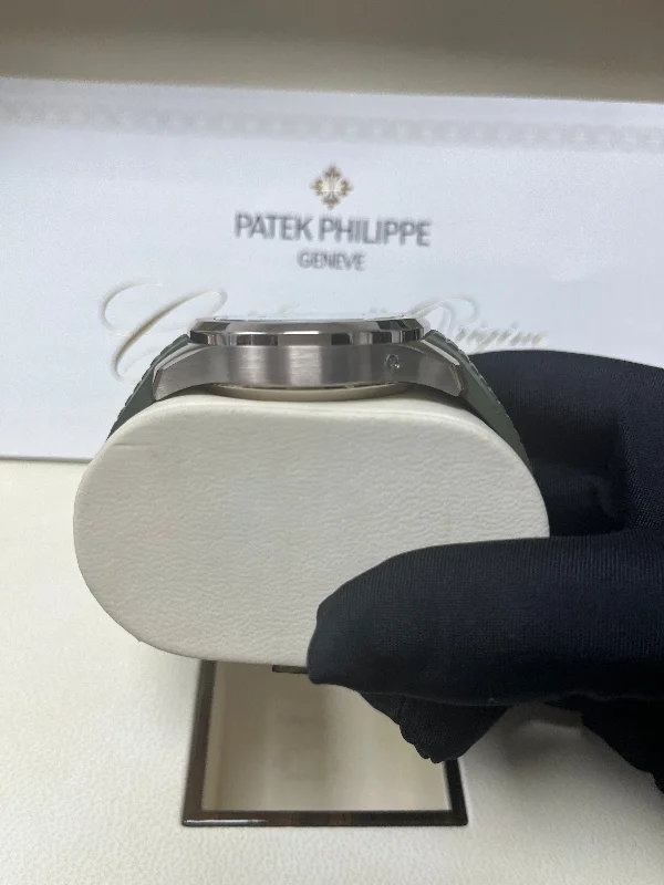 patek-philippe-aquanaut-self-winding-green-dial-ref-5968g-010