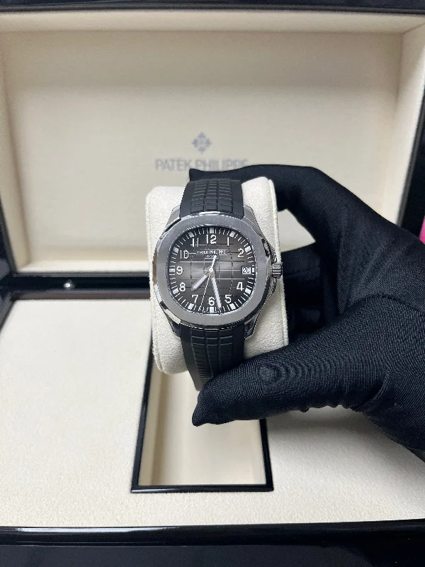 patek-philippe-aquanaut-stainless-steel-embossed-black-dial-ref-5167a-001