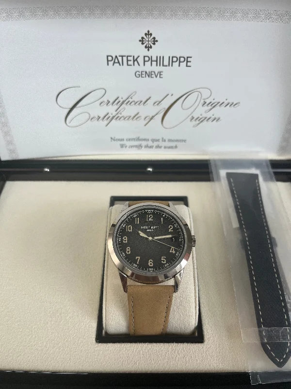 patek-philippe-calatrava-40mm-18k-white-gold-40mm-textured-dial-5226g-001