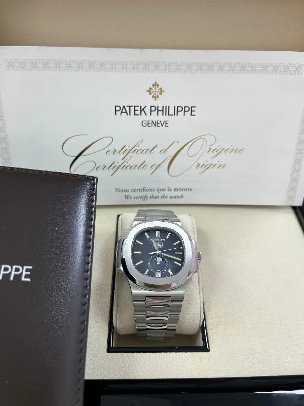 patek-philippe-nautilus-annual-calendar-stainless-steel-blue-dial-40-5mm-moon-phase-5726-ref-5726-1a-014