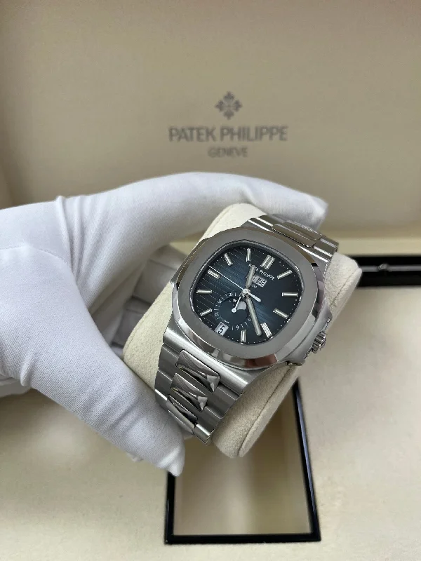 patek-philippe-nautilus-annual-calendar-stainless-steel-blue-dial-40-5mm-moon-phase-5726-ref-5726-1a-014