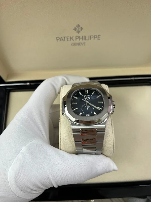 patek-philippe-nautilus-annual-calendar-stainless-steel-blue-dial-40-5mm-moon-phase-5726-ref-5726-1a-014