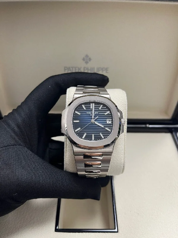 patek-philippe-nautilus-blue-dial-white-gold-5811-1g-001