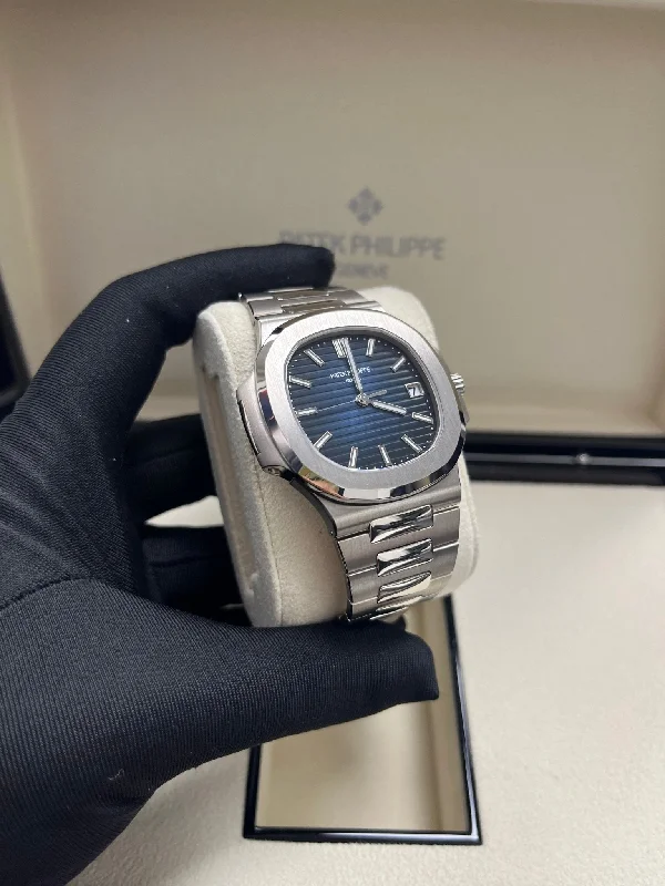 patek-philippe-nautilus-blue-dial-white-gold-5811-1g-001