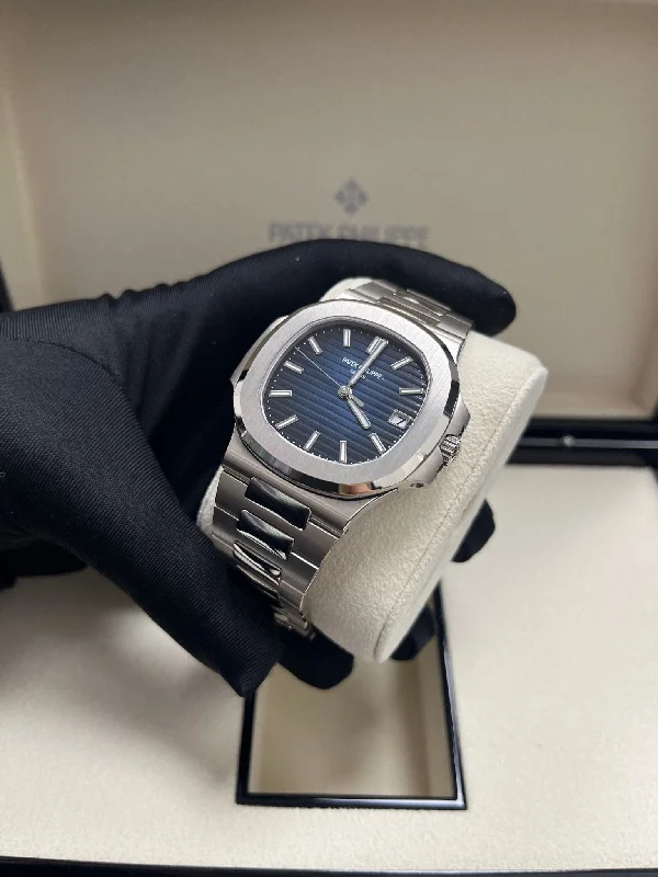 patek-philippe-nautilus-blue-dial-white-gold-5811-1g-001