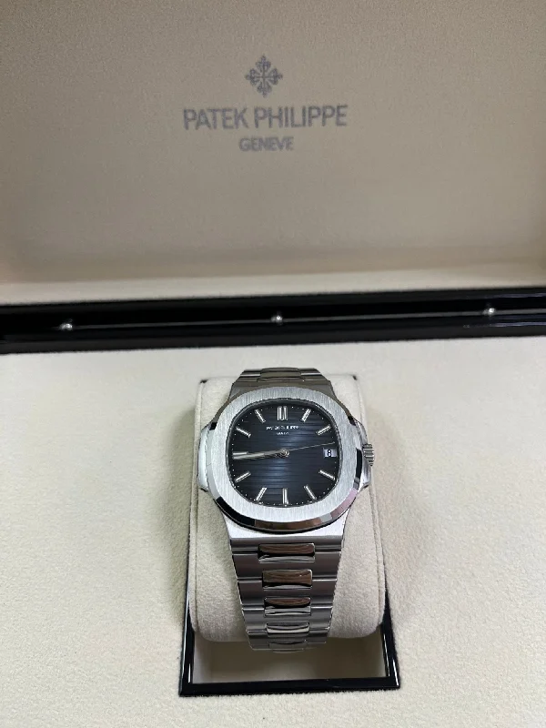 patek-philippe-nautilus-stainless-steel-blue-dial-5711-ref-5711-1a-010