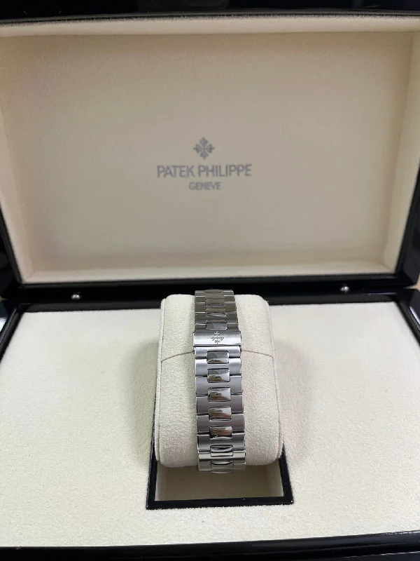 patek-philippe-nautilus-stainless-steel-blue-dial-5711-ref-5711-1a-010