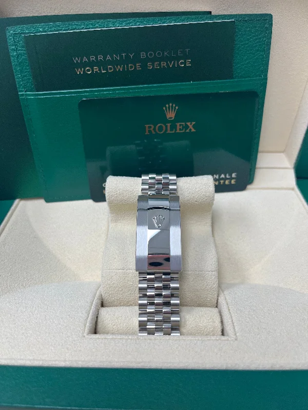 rolex-datejust-36-domed-bezel-mint-green-index-dial-jubilee-bracelet-126200