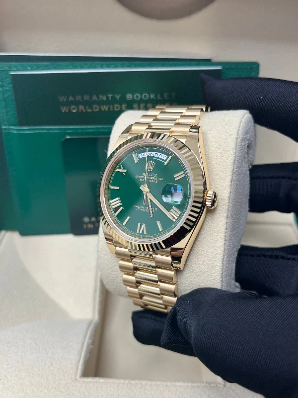 rolex-day-date-40-yellow-gold-day-date-40mm-reference-228238-green-roman-dial-new-2022-release