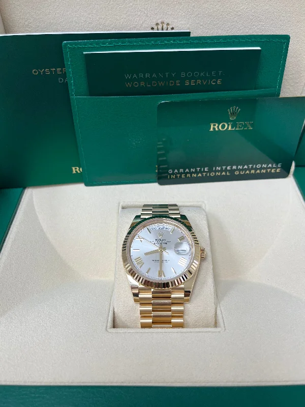 rolex-day-date-40-yellow-gold-silver-roman-dial-fluted-bezel-ref-228238