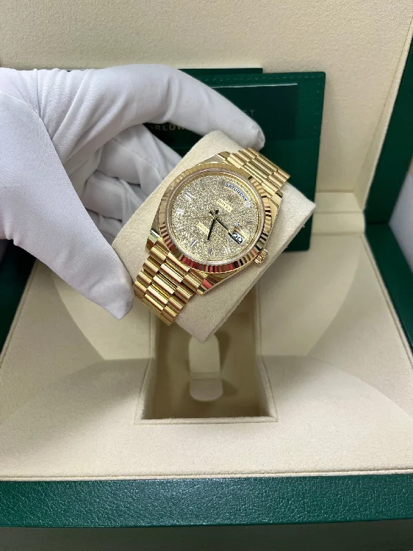 rolex-day-date-40mm-yellow-gold-pave-dial-228238