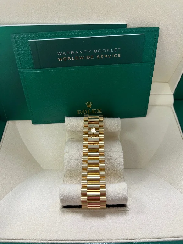 rolex-day-date-40mm-yellow-gold-pave-dial-228238