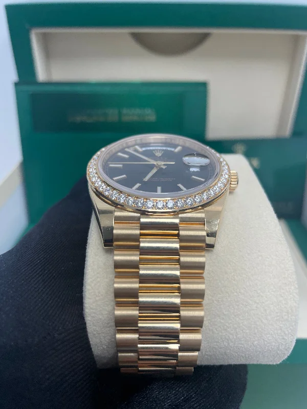 rolex-day-date-yellow-gold-black-diamond-dial-diamond-bezel-president-bracelet-ref-m228348rbr-0004