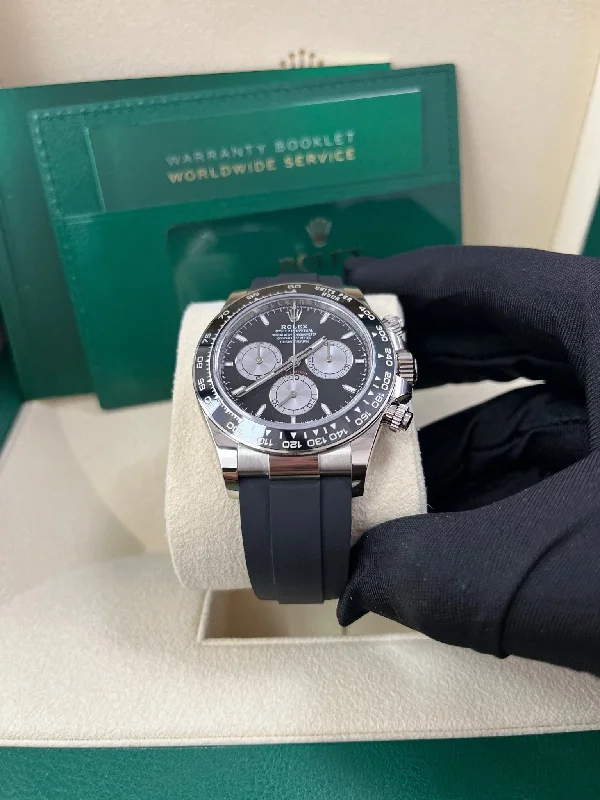 rolex-daytona-white-gold-cosmograph-daytona-black-bezel-black-and-steel-index-dial-126519ln