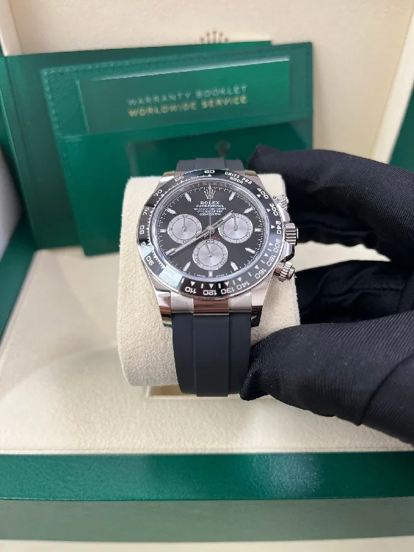 rolex-daytona-white-gold-cosmograph-daytona-black-bezel-black-and-steel-index-dial-126519ln