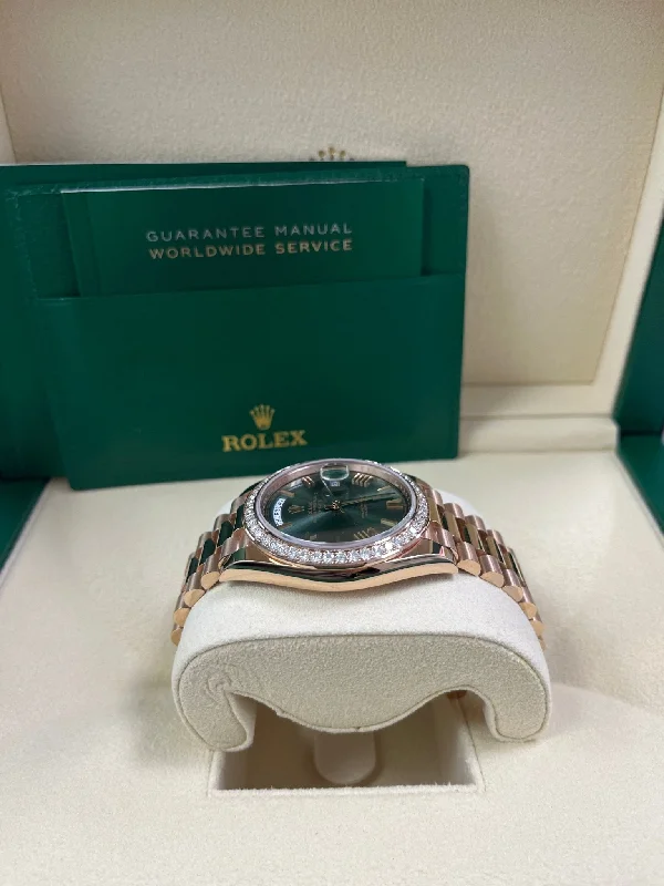 rolex-everose-gold-day-date-40-watch-everose-gold-bezel-olive-green-bevelled-roman-dial-president-bracelet-ref-228345rbr