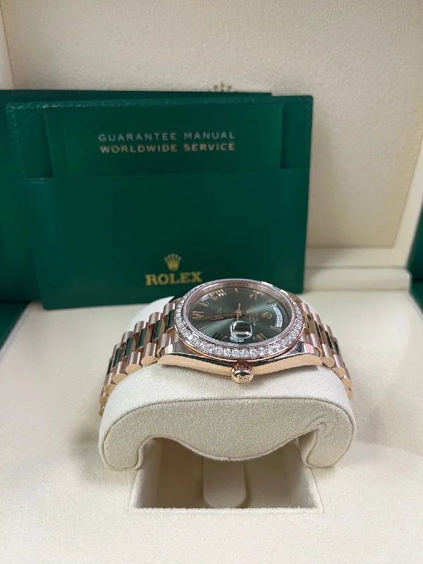 rolex-everose-gold-day-date-40-watch-everose-gold-bezel-olive-green-bevelled-roman-dial-president-bracelet-ref-228345rbr