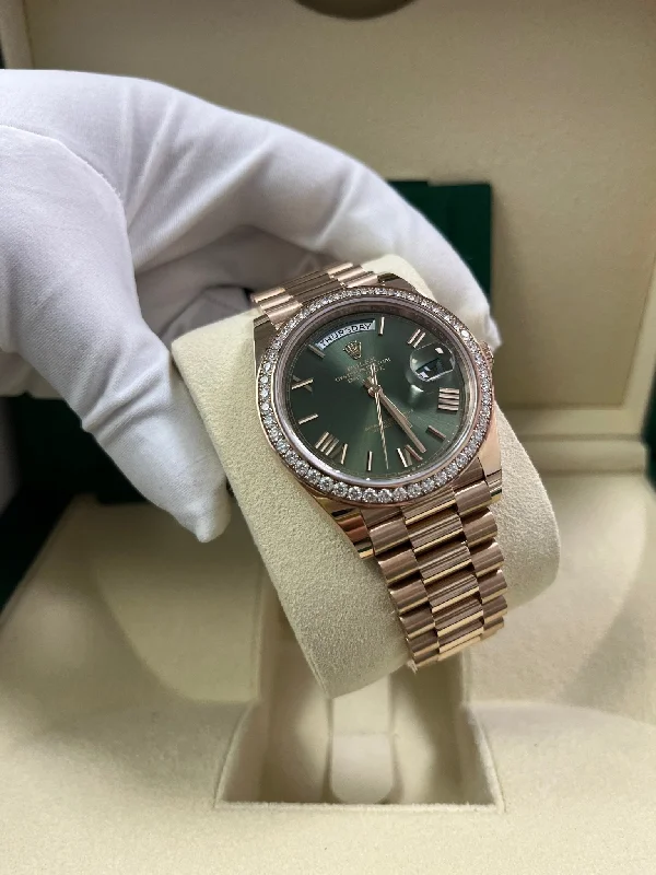 rolex-everose-gold-day-date-40-watch-everose-gold-bezel-olive-green-bevelled-roman-dial-president-bracelet-ref-228345rbr